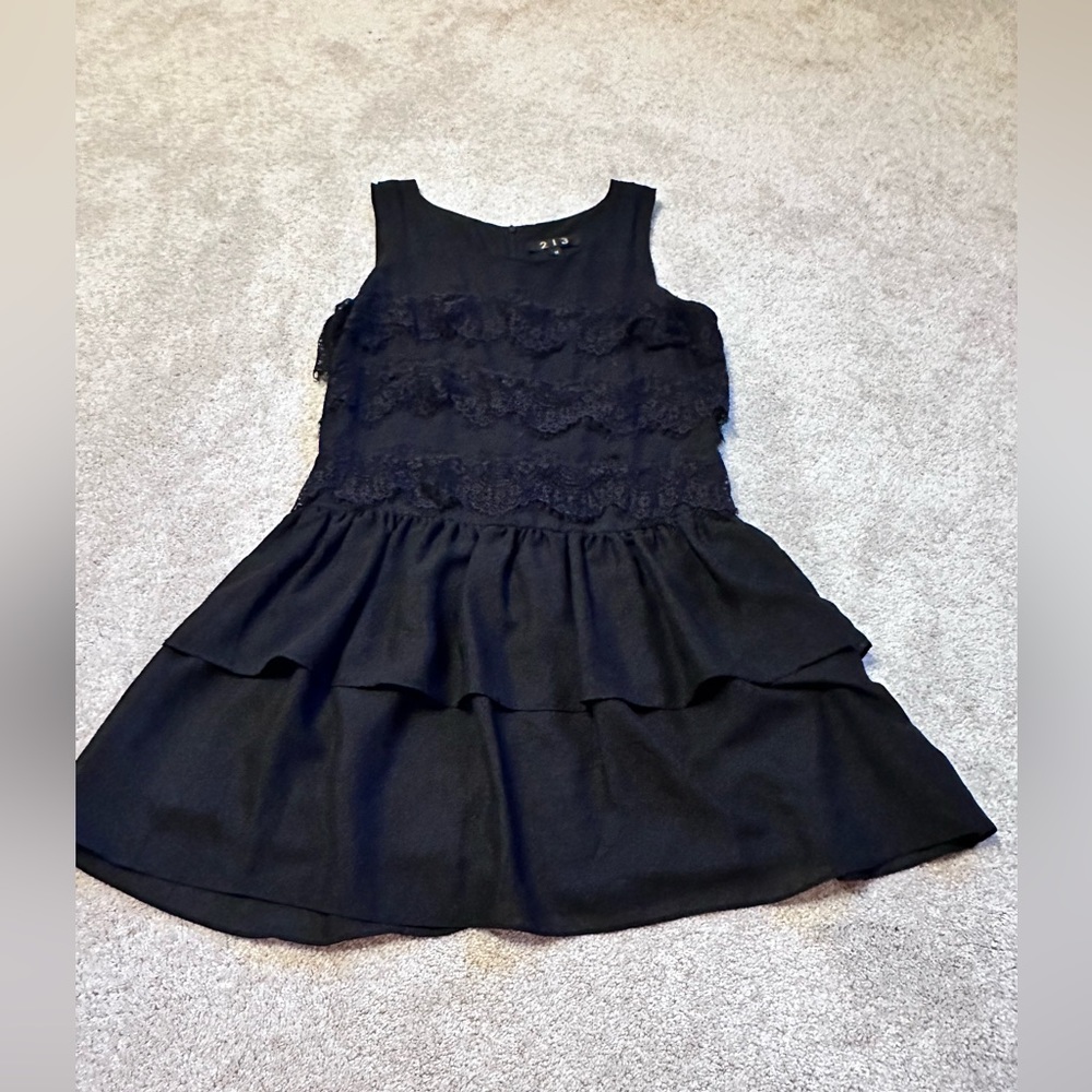 213 Lace Black Sleeveless Dress M